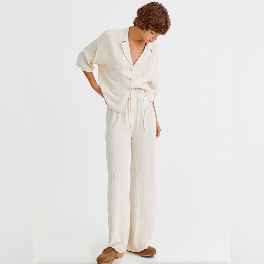 Pants and shirt set with pockets